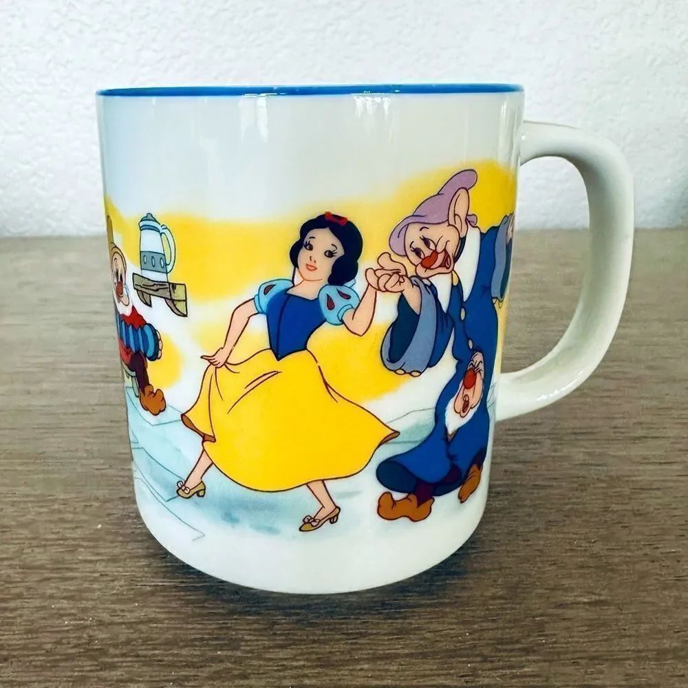 Disney Snow White Seven Dwarves Character Ceramic Collector Coffee Mug Cup